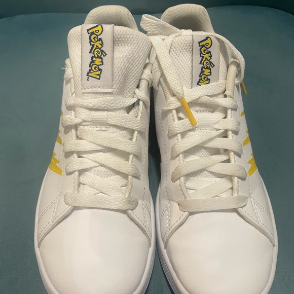 COPY - RARE FIND: Boys adidas Pokemon x Advantage J 'Pikachu sneakers Size 3 US - Picture 9 of 15